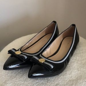 Tommy Hilfiger Flats 🍾